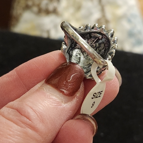 Elegant Silver and Blue Porcupine Ring Size 9 - Picture 4 of 6